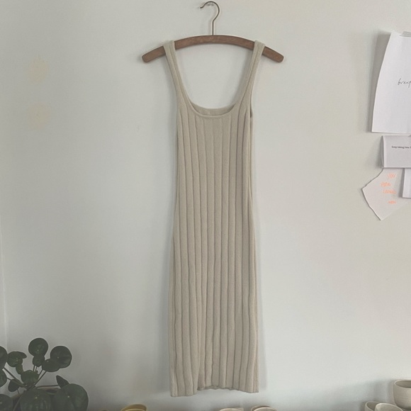 Aritzia ribbed sweater dress - Picture 2 of 2
